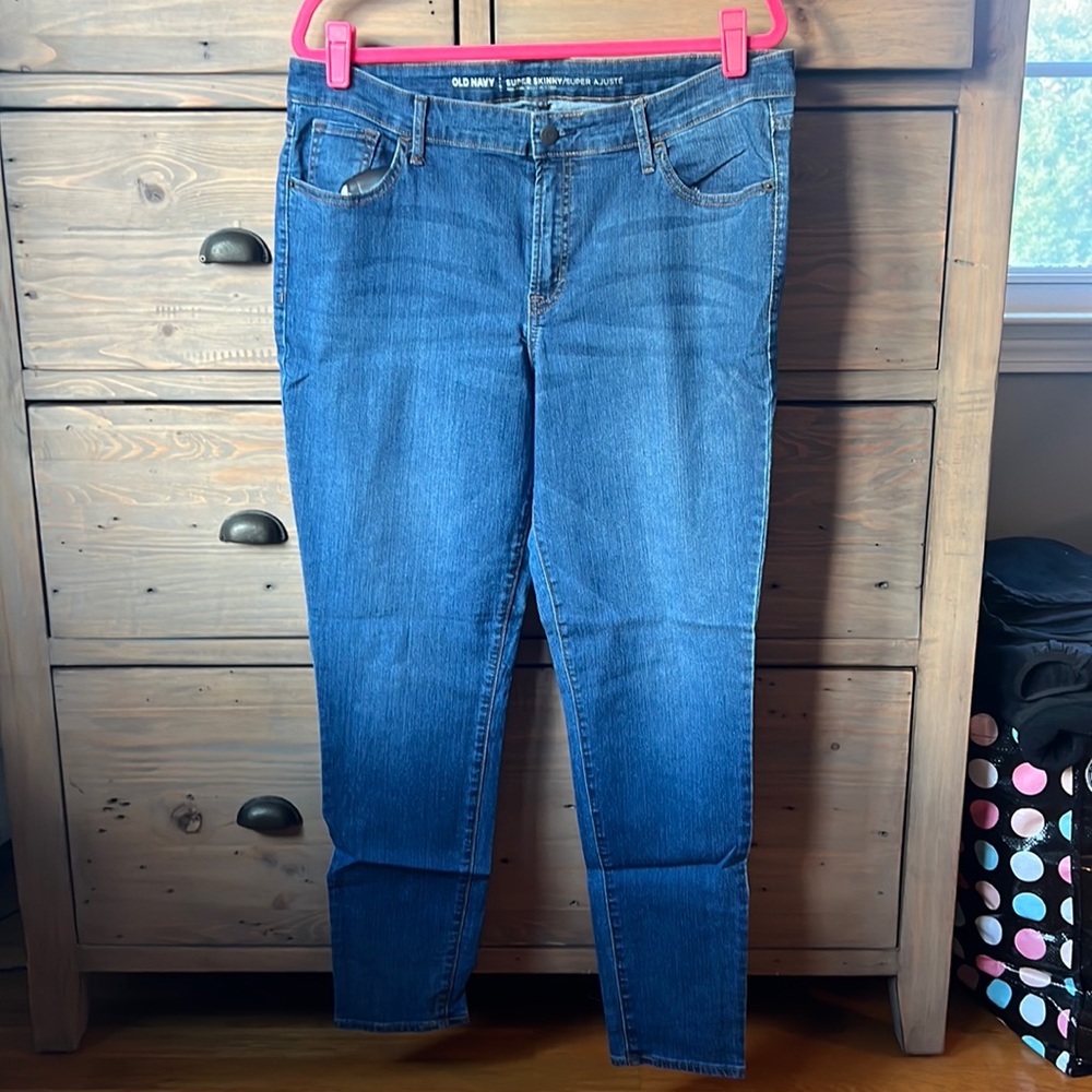 EUC Old Navy super skinny mid rise jeans size 16
